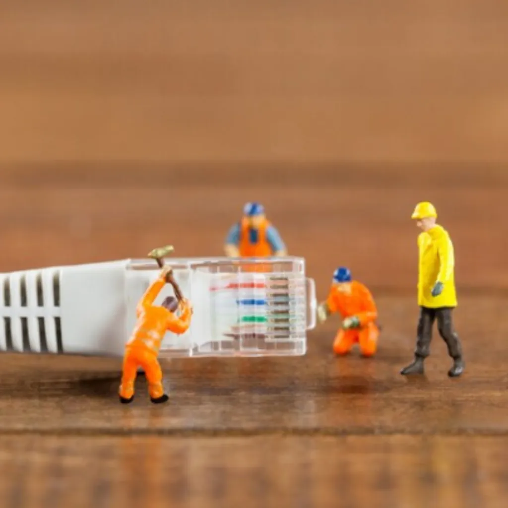 Professional Fiber Optic Cable Installer