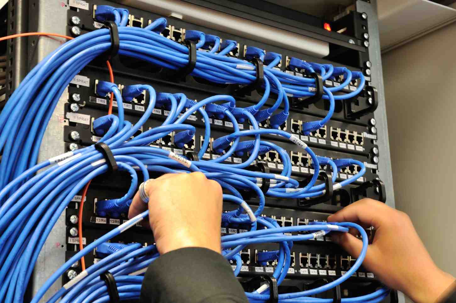fiber-optic-installers